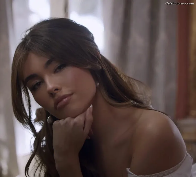 Madison Beer photo 8 of 3479