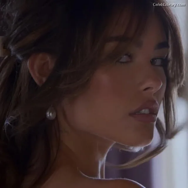 Madison Beer photo 20 of 3479