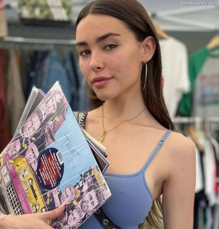 Madison Beer photo 3 of 3479