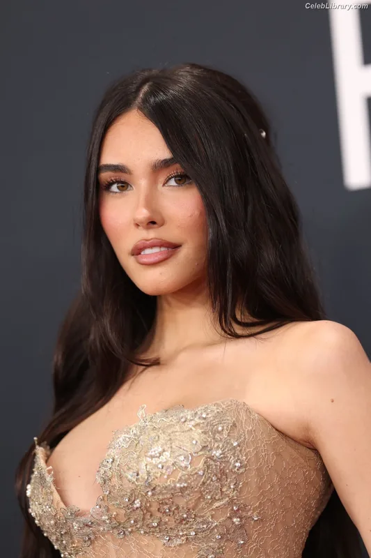Madison Beer photo 8 of 3479