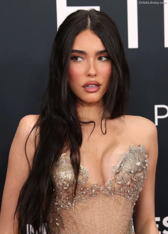 Madison Beer photo 11 of 3479