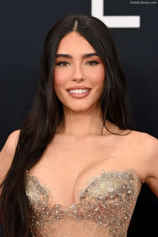Madison Beer photo 12 of 3479