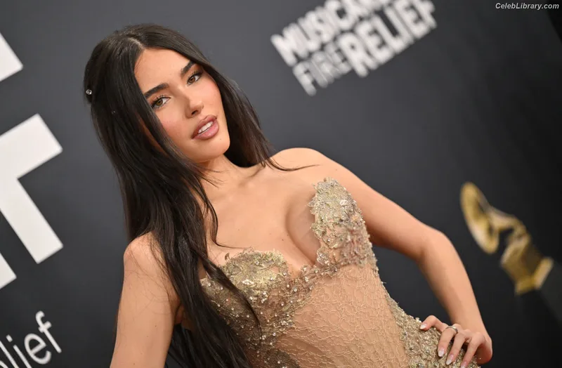 Madison Beer photo 24 of 3479