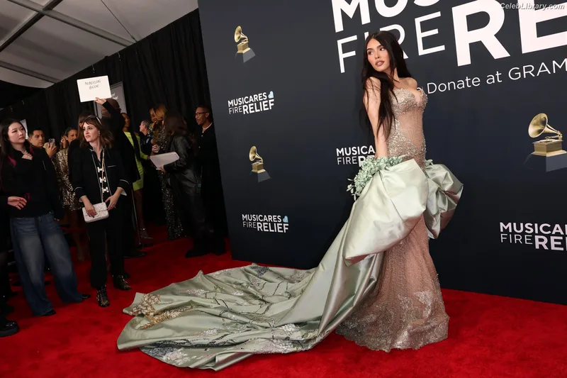 Madison Beer photo 1 of 3479