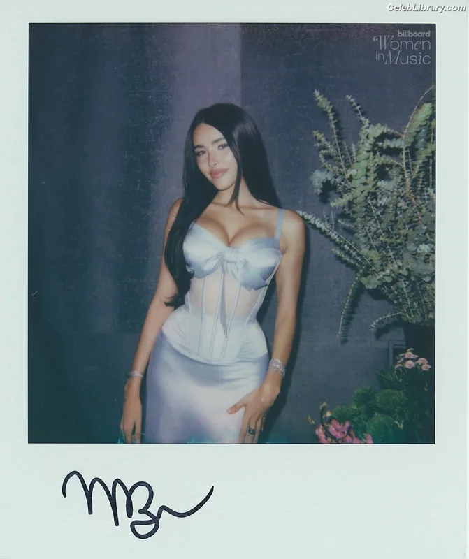 Madison Beer photo 12 of 3479