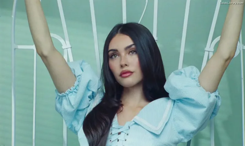 Madison Beer photo 14 of 3479