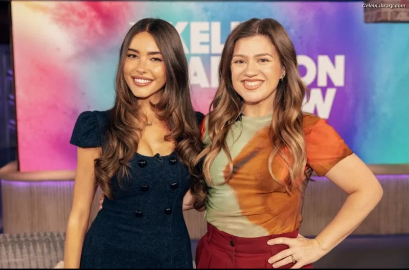 Madison Beer photo 16 of 3479
