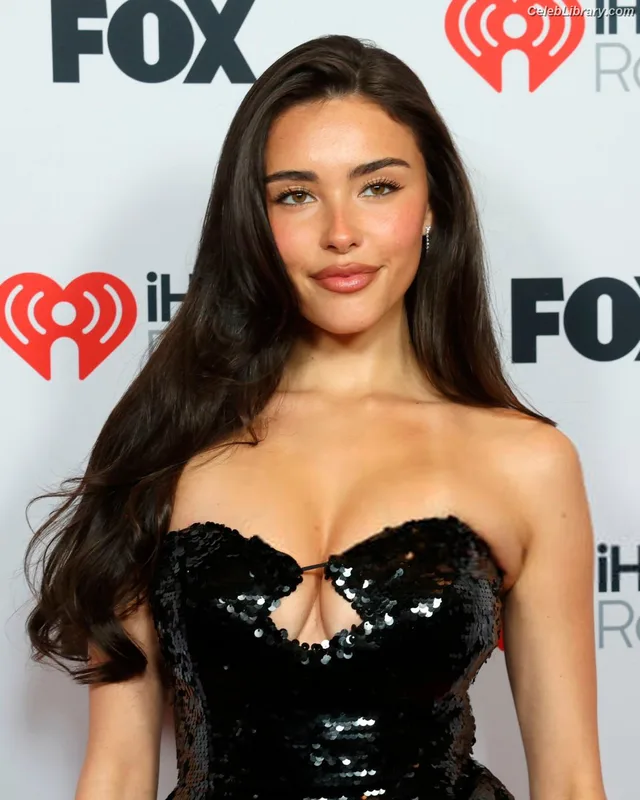 Madison Beer photo 12 of 3479