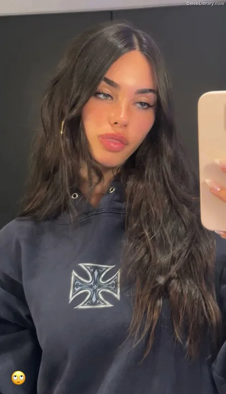 Madison Beer photo 12 of 3479