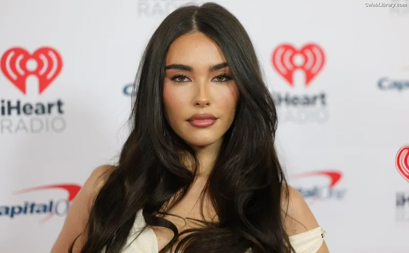 Madison Beer photo 3 of 3479
