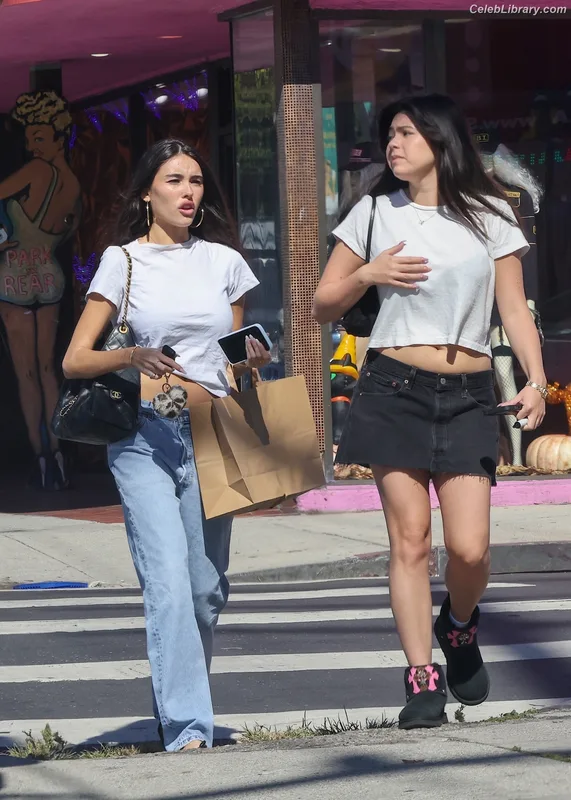 Madison Beer photo 6 of 3479