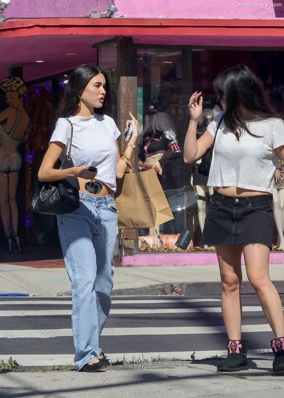 Madison Beer photo 7 of 3479