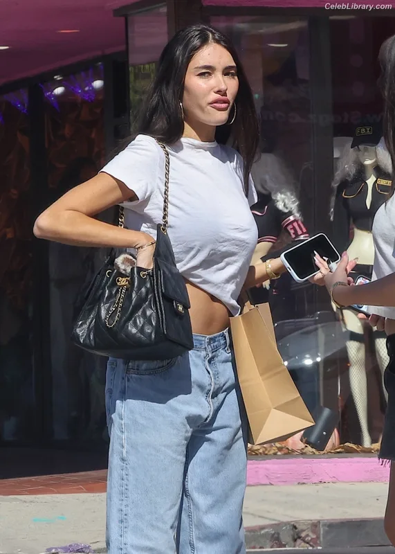 Madison Beer photo 9 of 3479