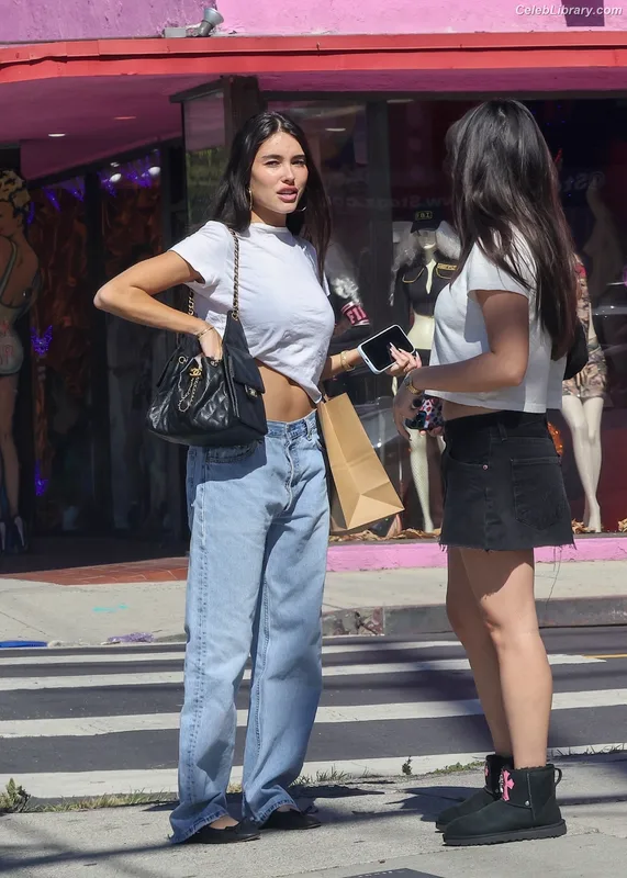 Madison Beer photo 10 of 3479