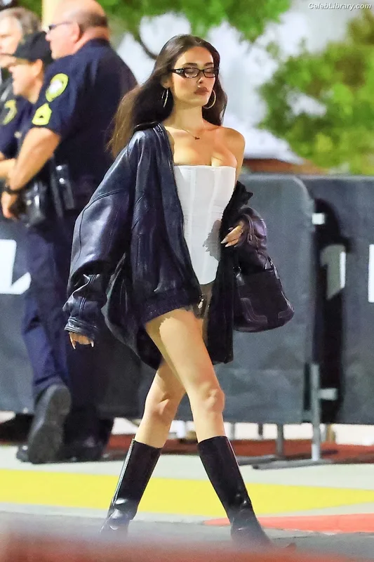 Madison Beer photo 19 of 3479