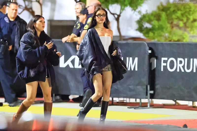 Madison Beer photo 1 of 3479