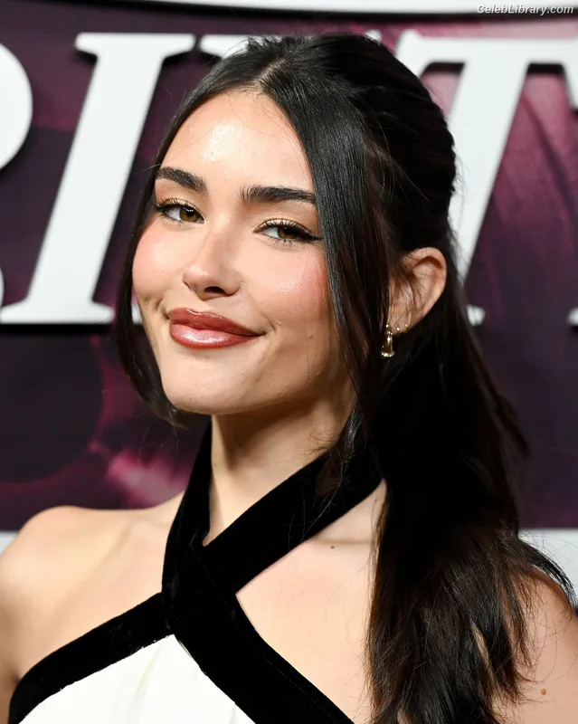 Madison Beer photo 19 of 3479