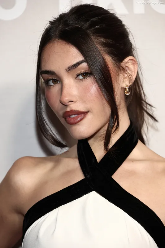 Madison Beer photo 6 of 3479