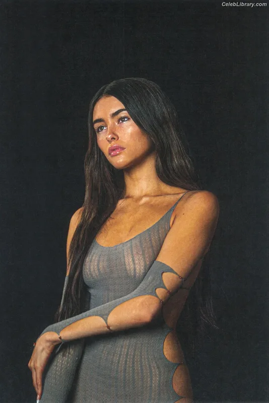 Madison Beer photo 14 of 3479