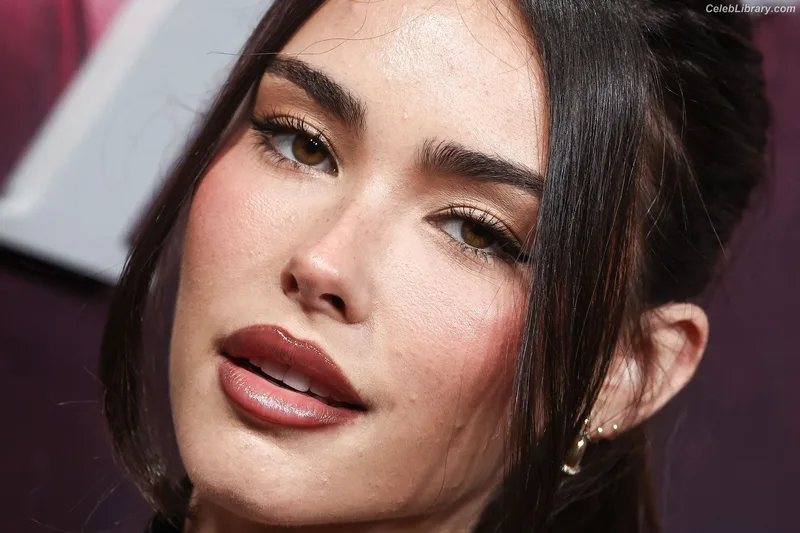 Madison Beer photo 10 of 3479
