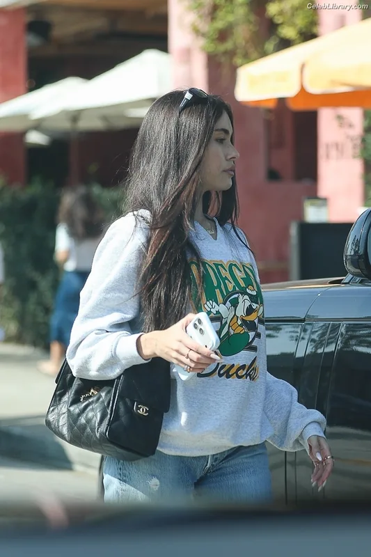 Madison Beer photo 3 of 3479