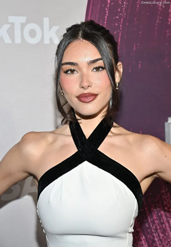 Madison Beer photo 17 of 3479