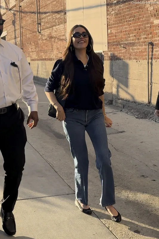 Madison Beer photo 21 of 3479