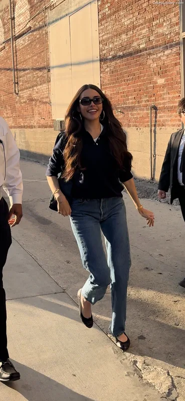 Madison Beer photo 3 of 3479