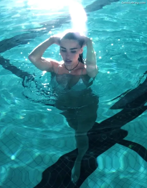 Madison Beer photo 13 of 3479