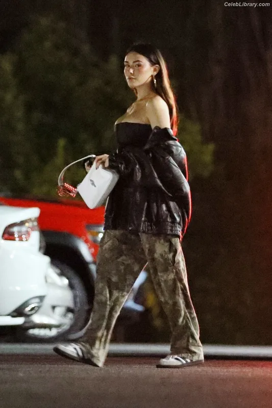 Madison Beer photo 1 of 3479