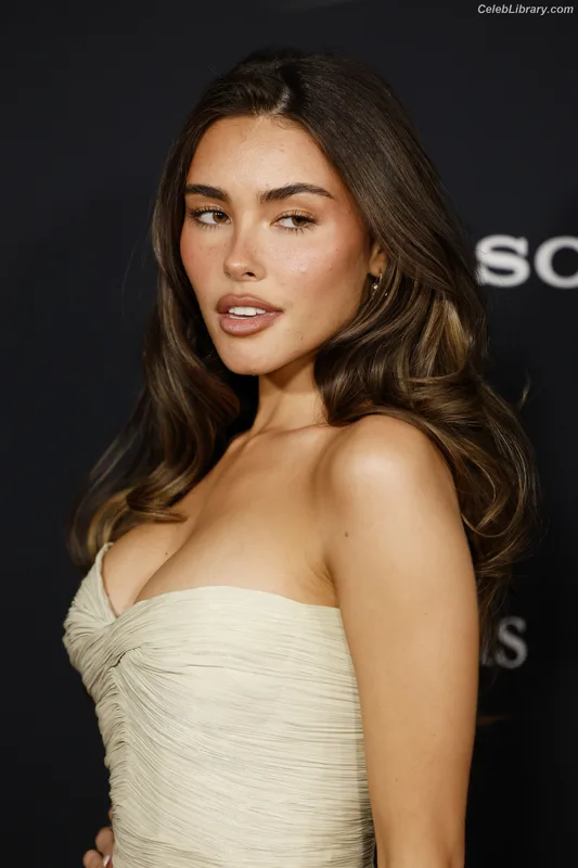 Madison Beer photo 23 of 3479