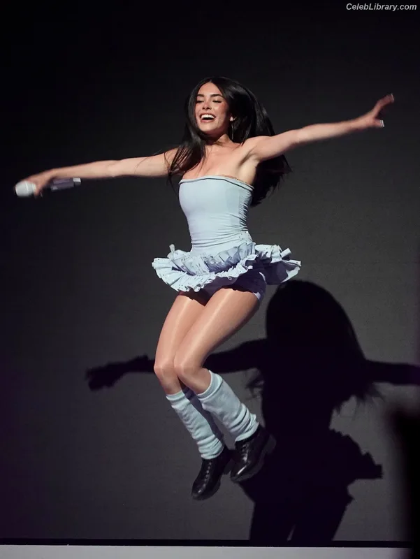Madison Beer photo 20 of 3479