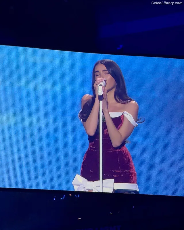 Madison Beer photo 19 of 3479