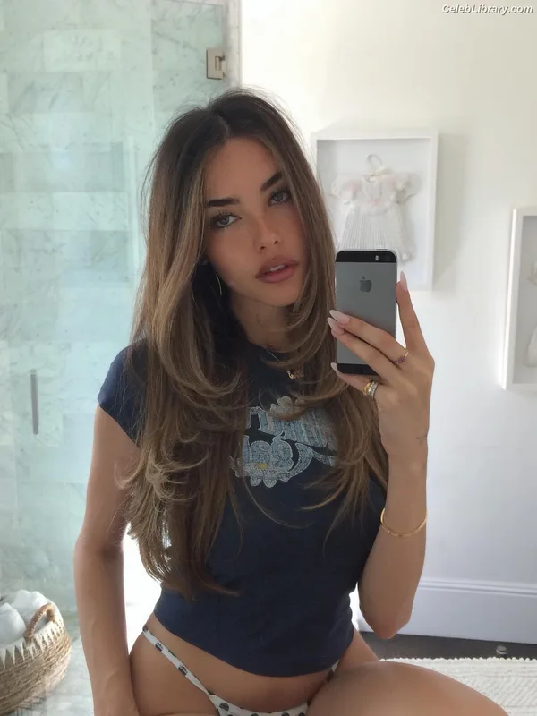 Madison Beer photo 23 of 3479