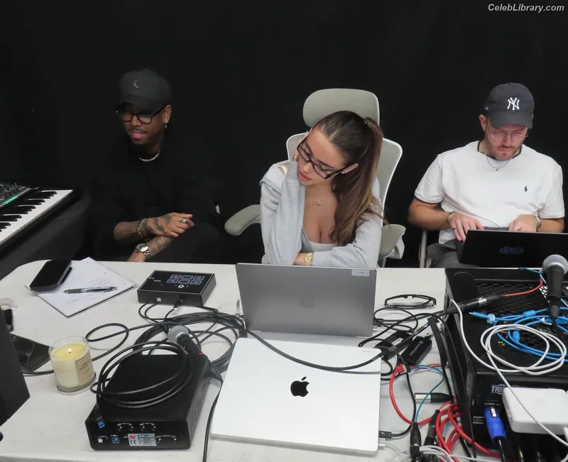 Madison Beer photo 2 of 3479