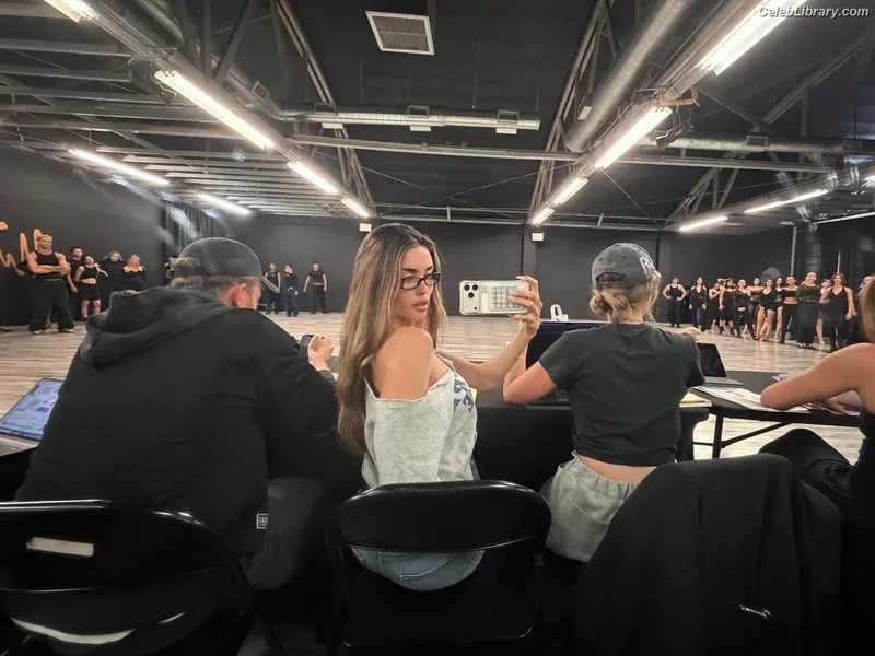 Madison Beer photo 5 of 3479