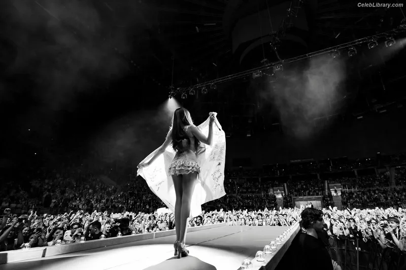 Madison Beer photo 9 of 3479