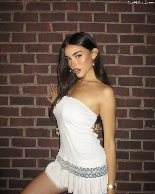 Madison Beer photo 21 of 3479