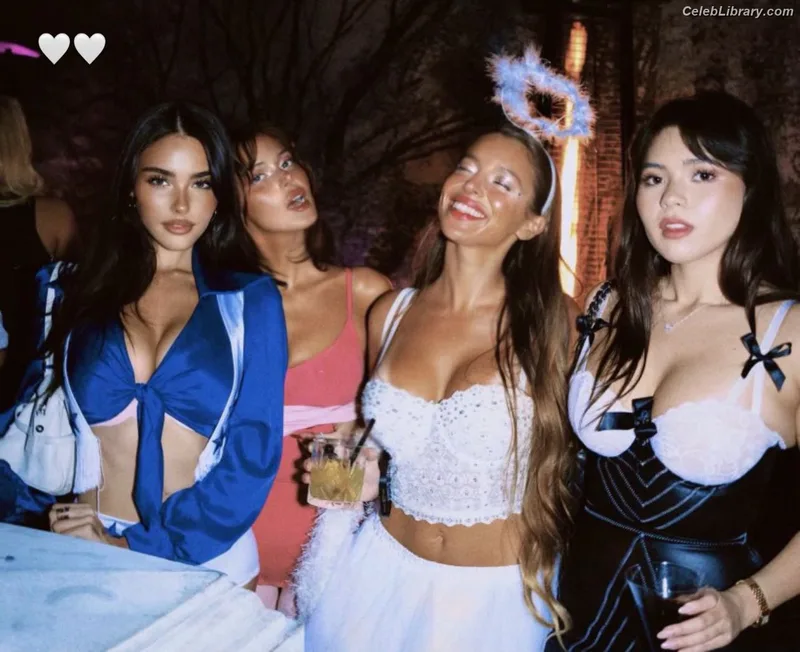 Madison Beer photo 2 of 3479