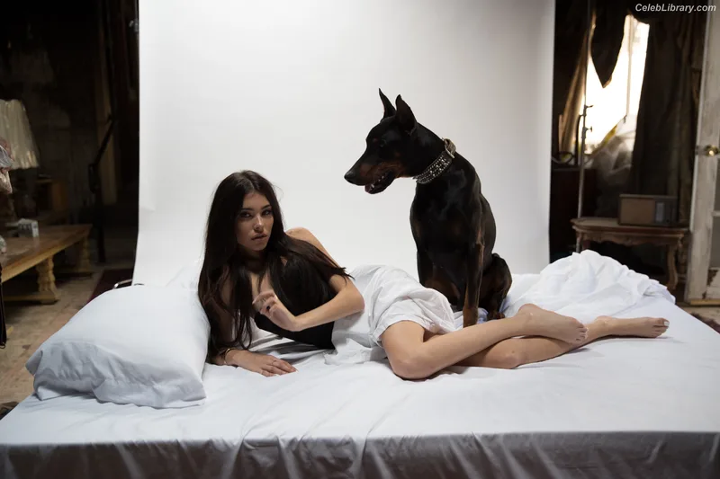 Madison Beer photo 22 of 3479