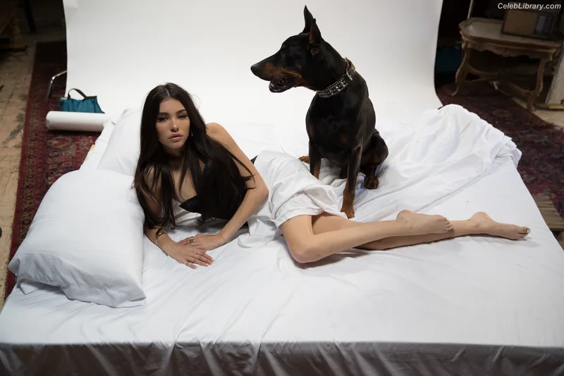 Madison Beer photo 23 of 3479