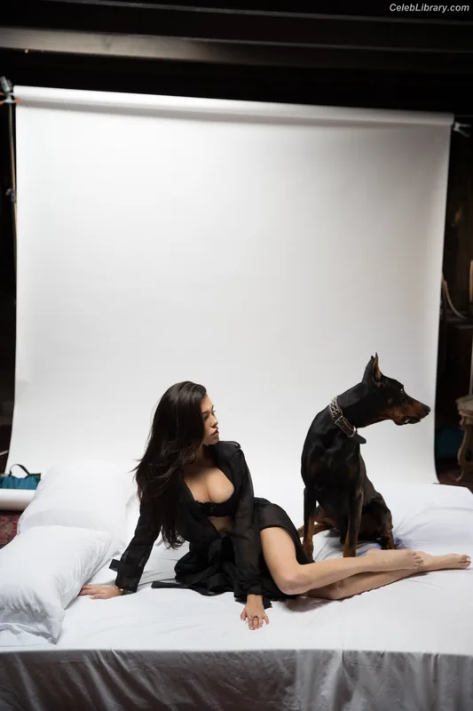 Madison Beer photo 5 of 3479