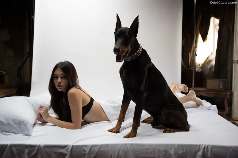 Madison Beer photo 22 of 3479