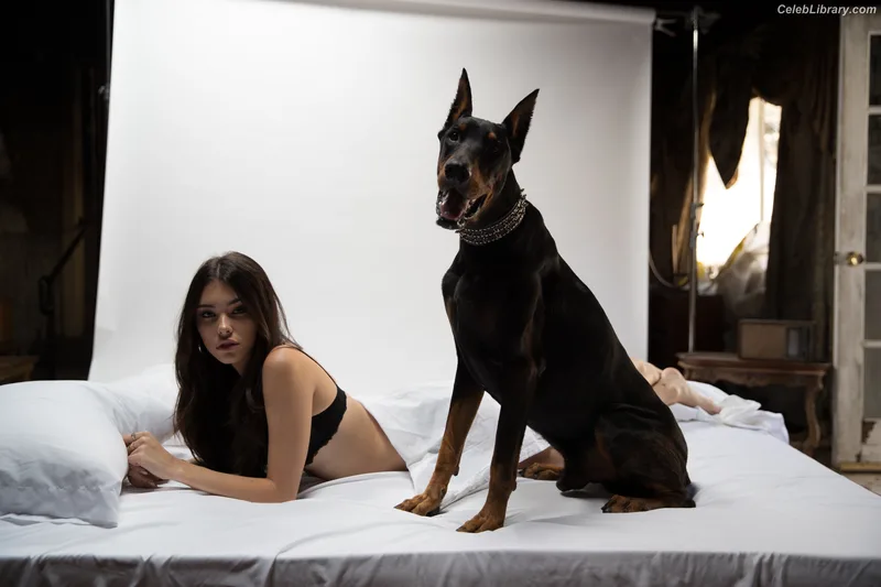Madison Beer photo 24 of 3479