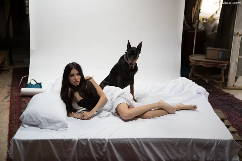 Madison Beer photo 9 of 3479