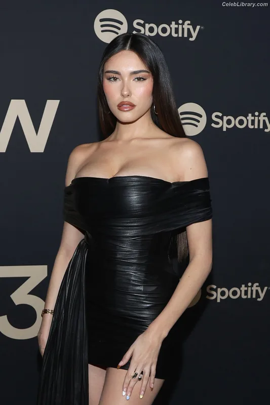 Madison Beer photo 19 of 3479
