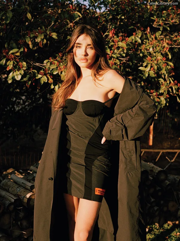 Madison Beer photo 15 of 3479