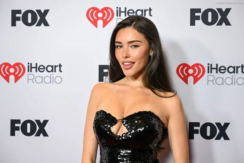Madison Beer photo 8 of 3479
