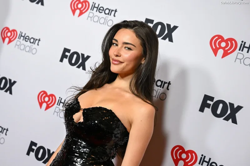Madison Beer photo 18 of 3479