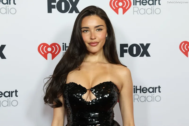 Madison Beer photo 19 of 3479